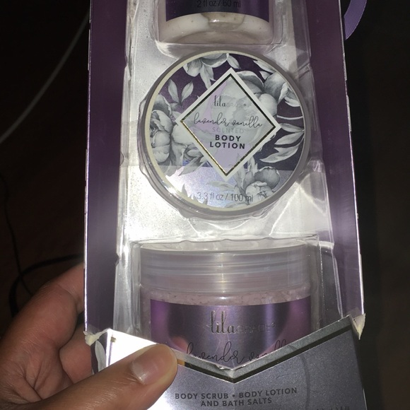 Iam Selling body lotion - Picture 6 of 8